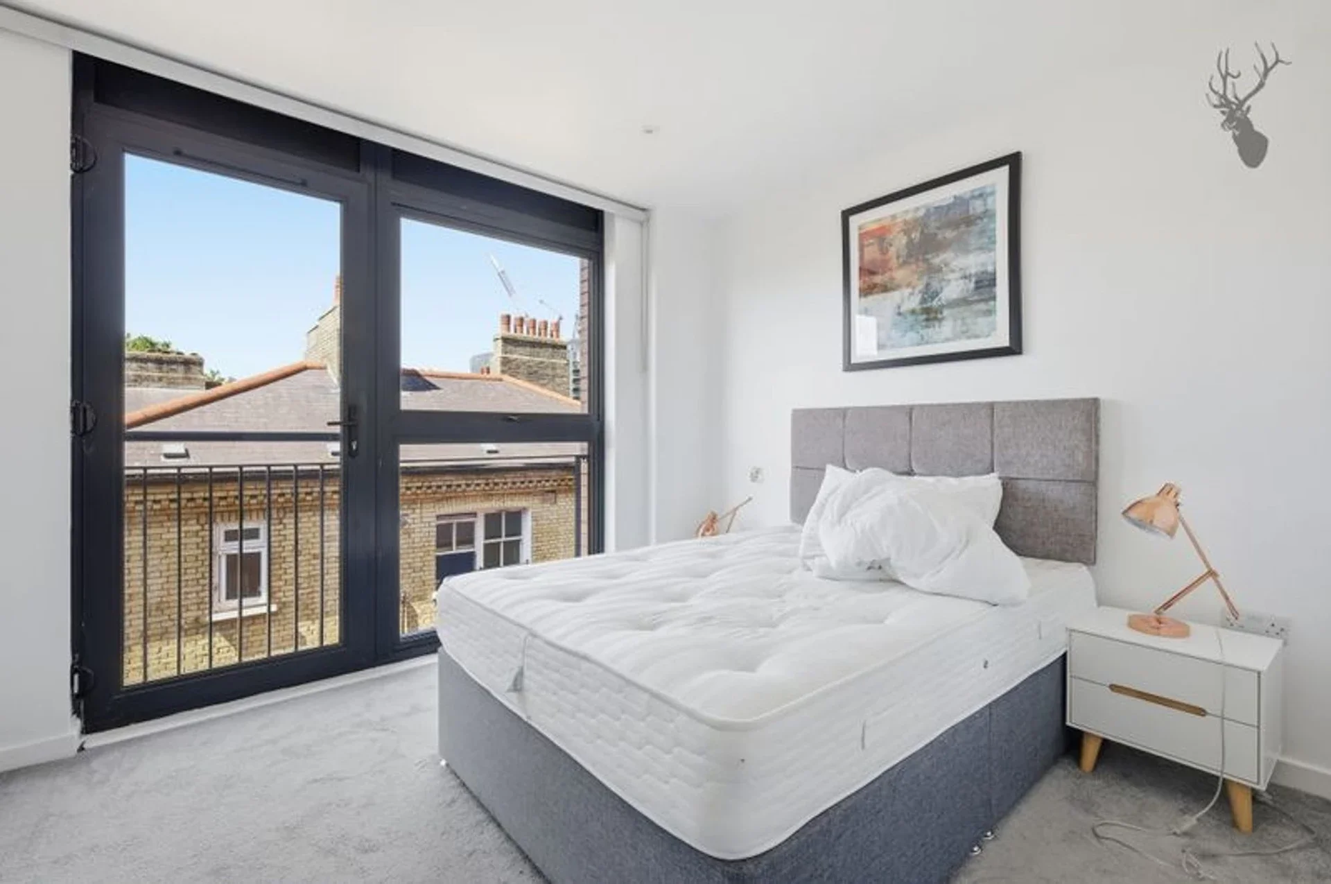 Flat Court Yard in Greater London