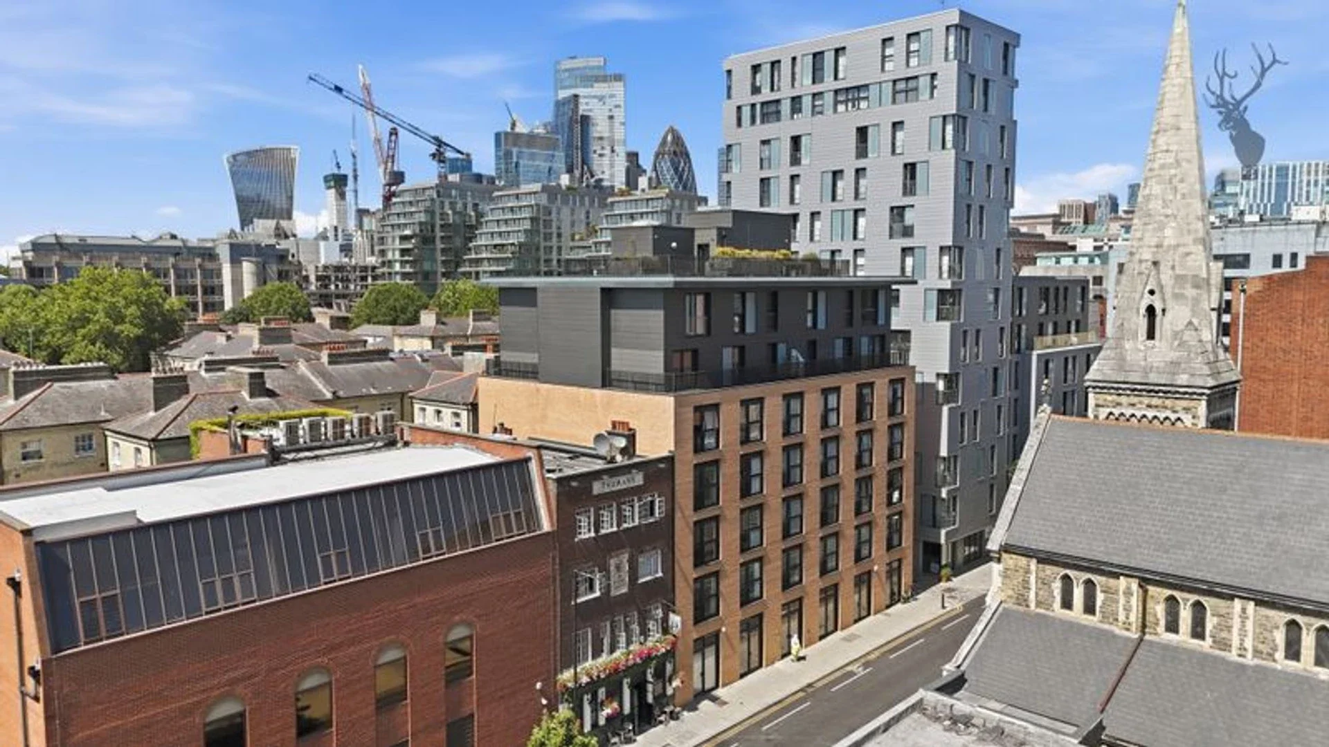 Flat Court Yard in Greater London