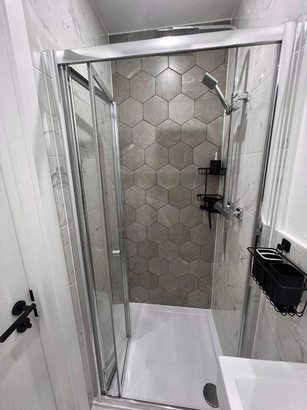 Room Paddock Close in Luton
