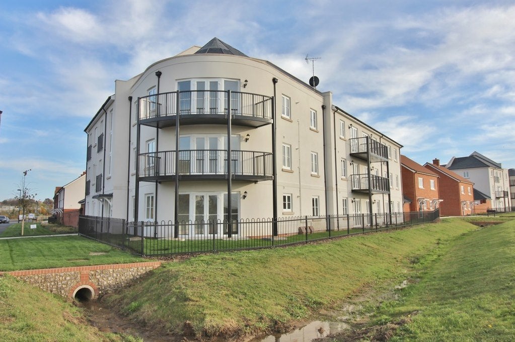 Flat Watson Lane in Southwick and Widley
