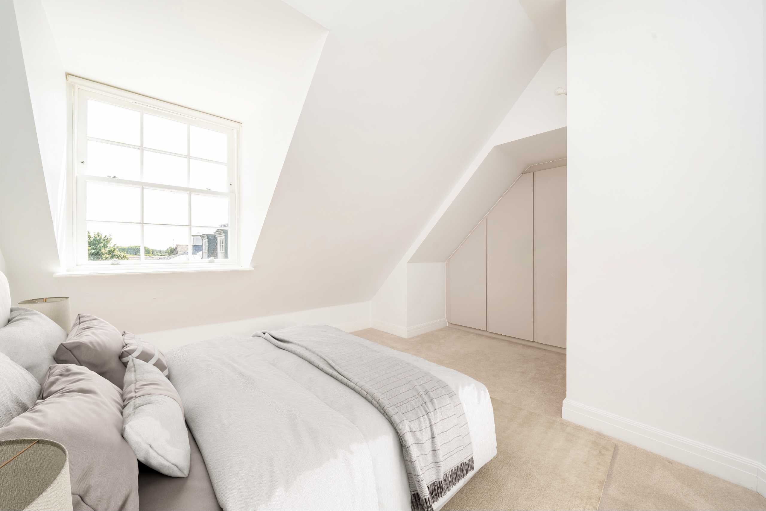 Flat Kew Bridge Road in Greater London