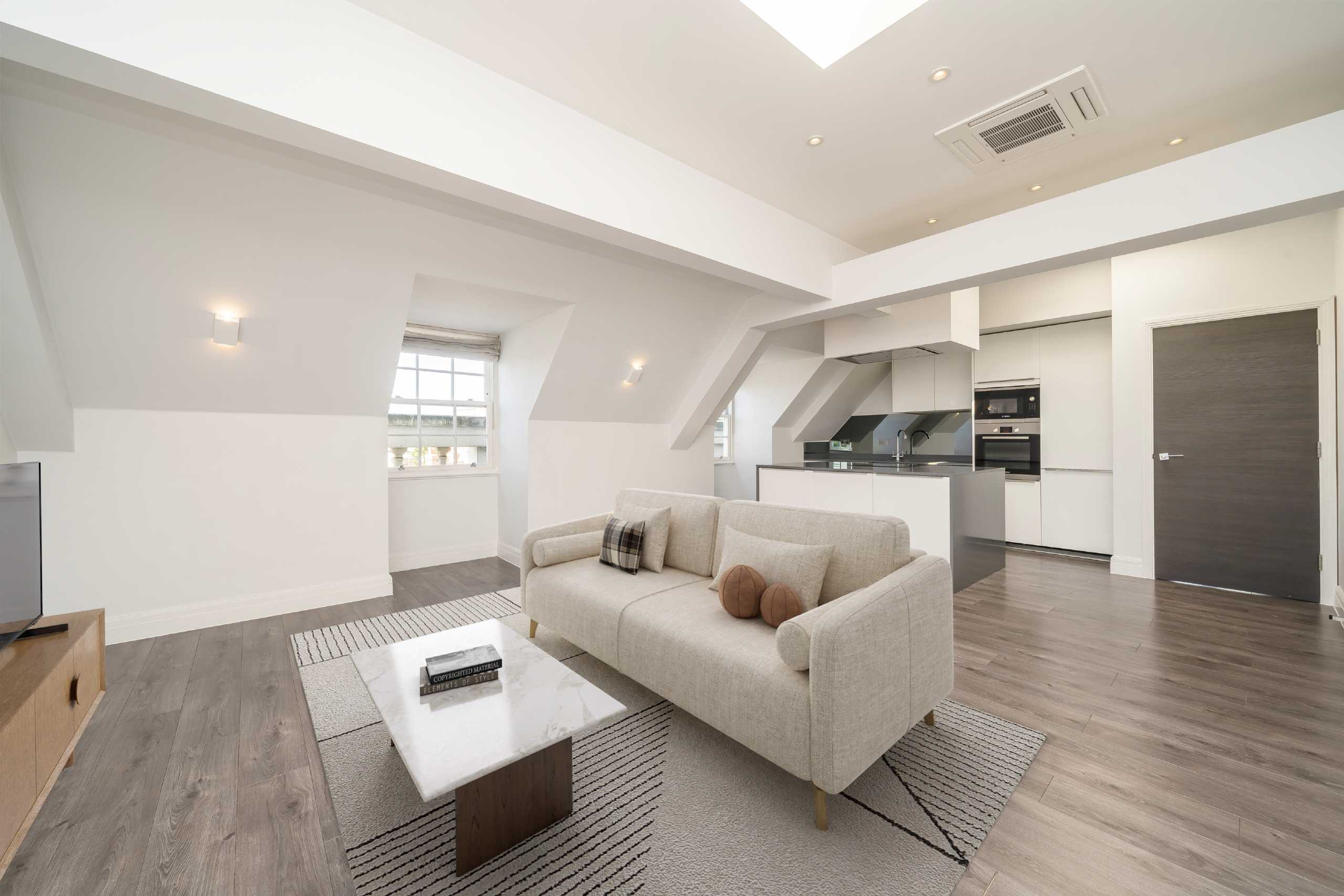 Flat Kew Bridge Road in Greater London