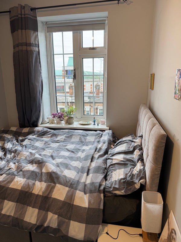 Room Frognal Court in Greater London