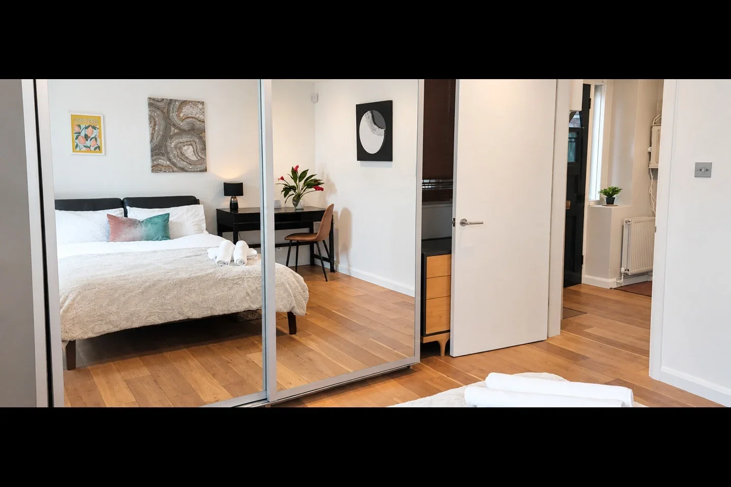 Flat Frognal Lane in Greater London