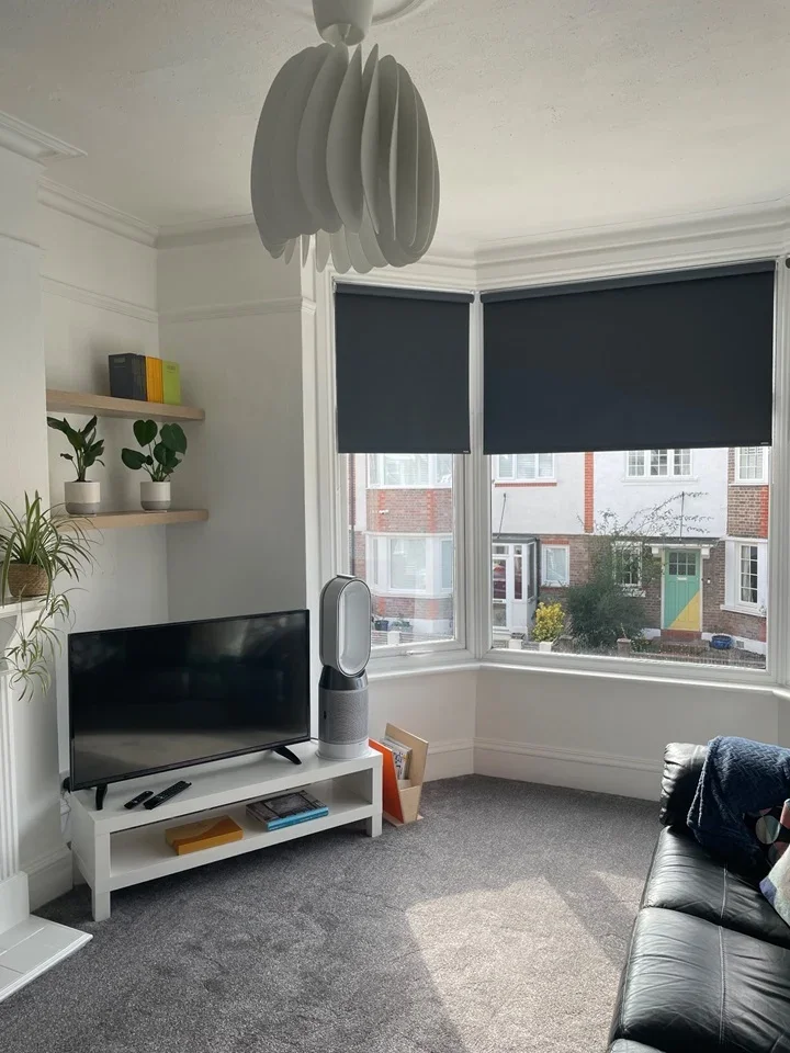 Flat Ashbourne Road in Greater London
