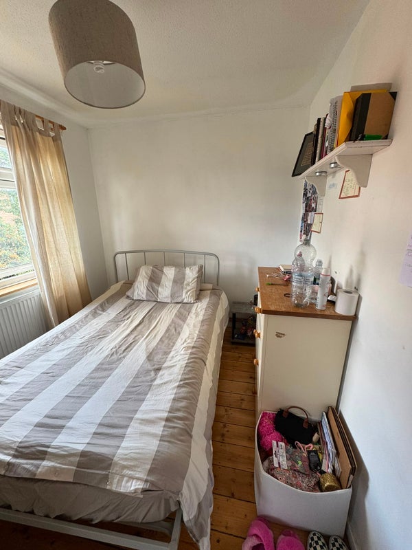 Room Selsea Place in Greater London