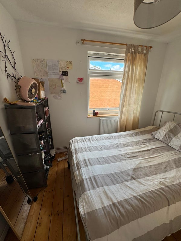 Room Selsea Place in Greater London