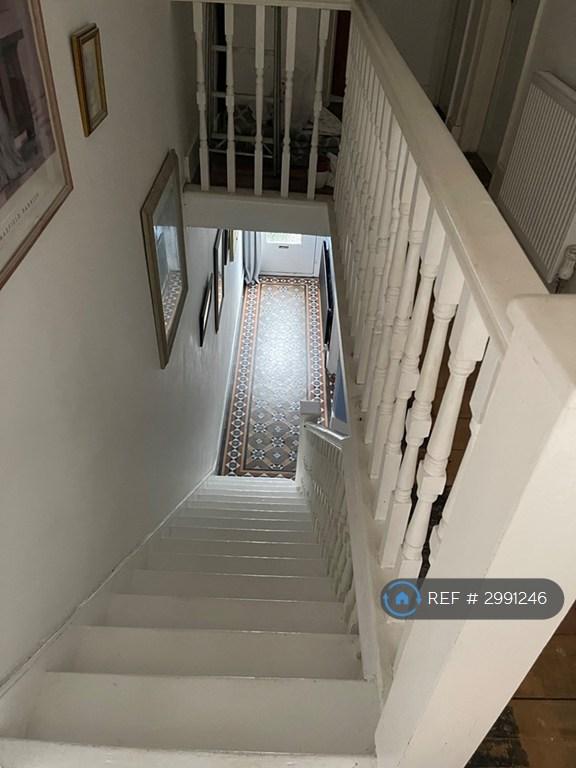 Room Eaton Park Road in Greater London