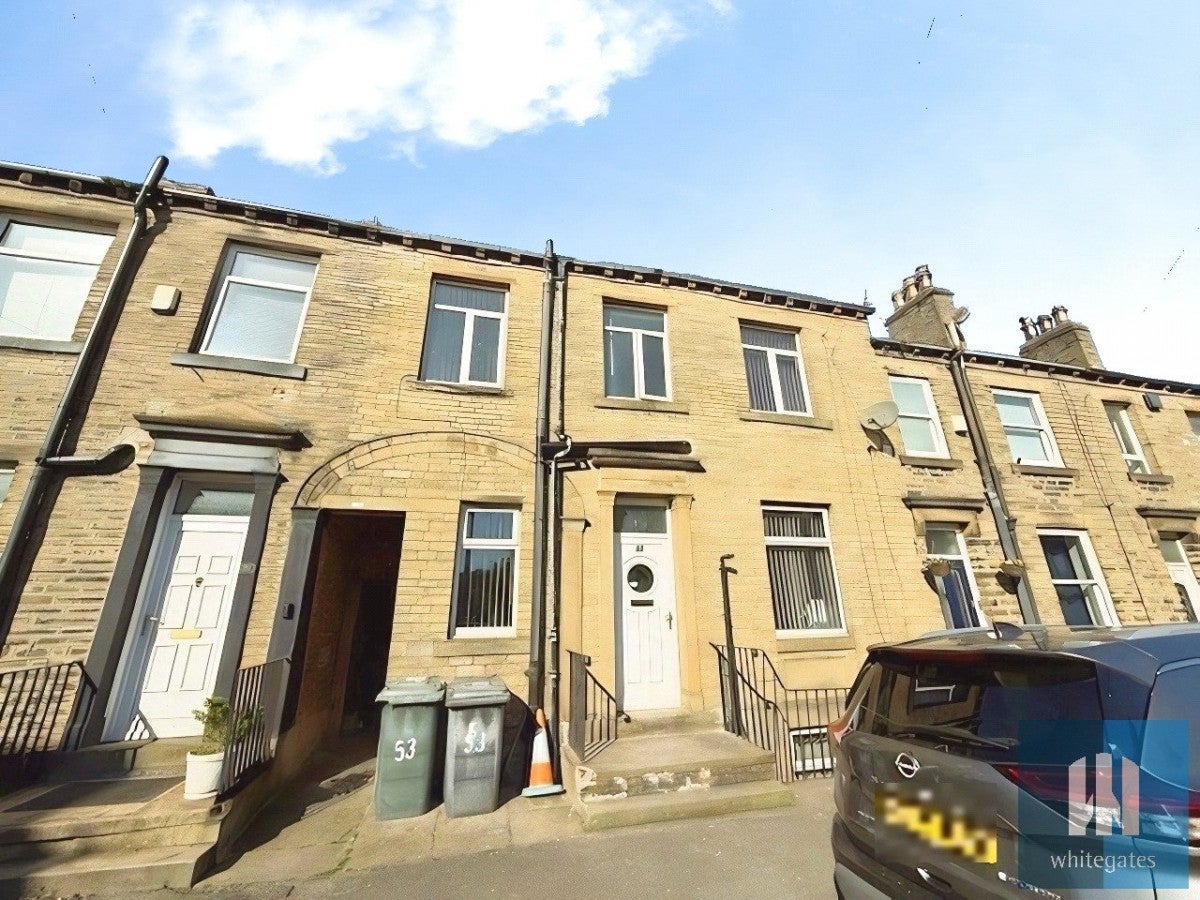 Flat Thorncliffe Street in Kirklees