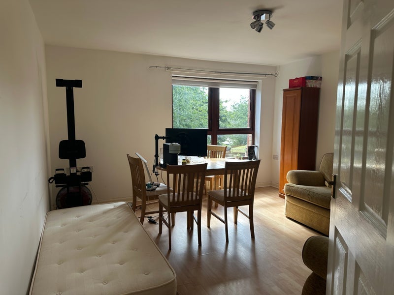Room Grovepark Street in Glasgow