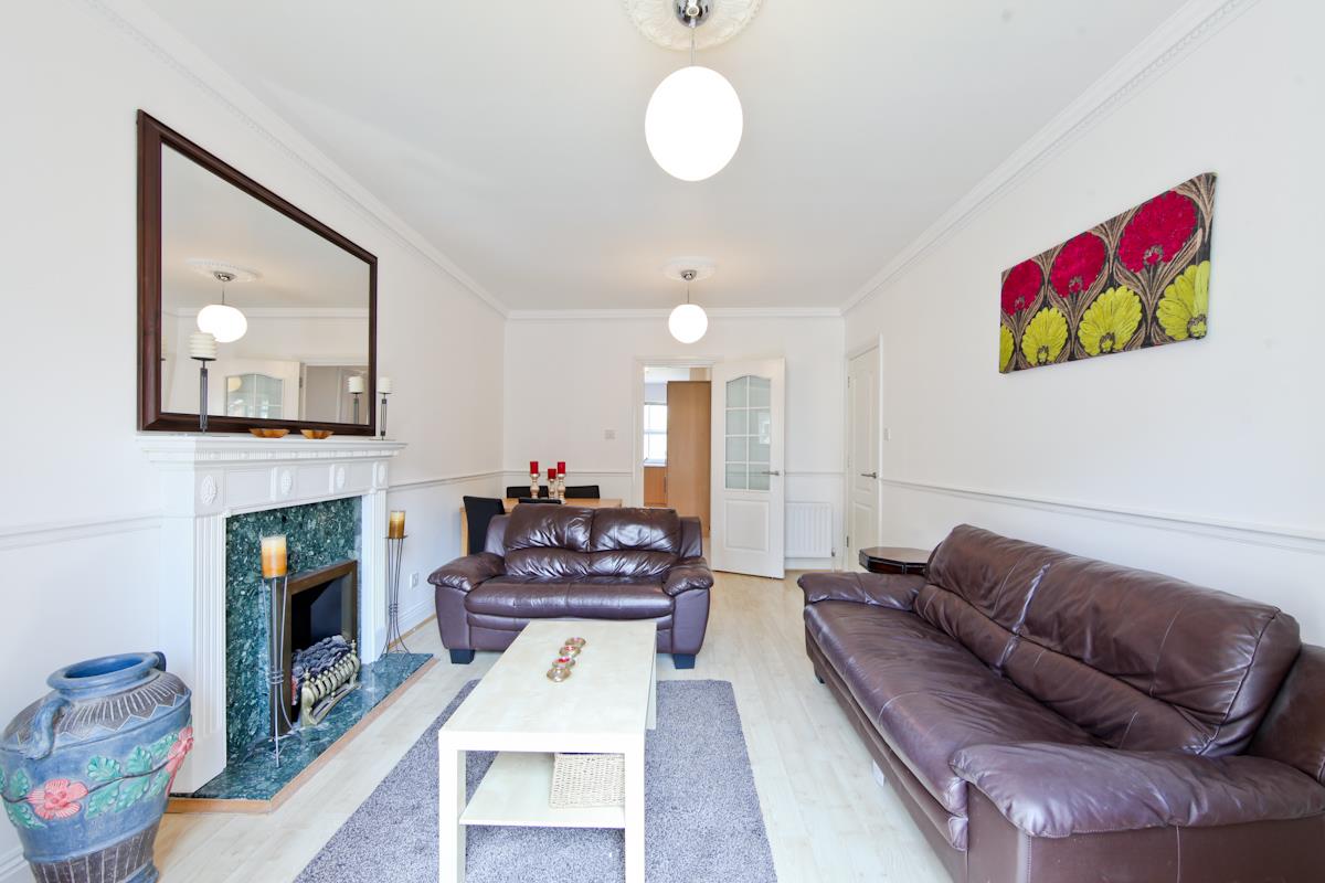 Flat Leathermarket Street in Greater London
