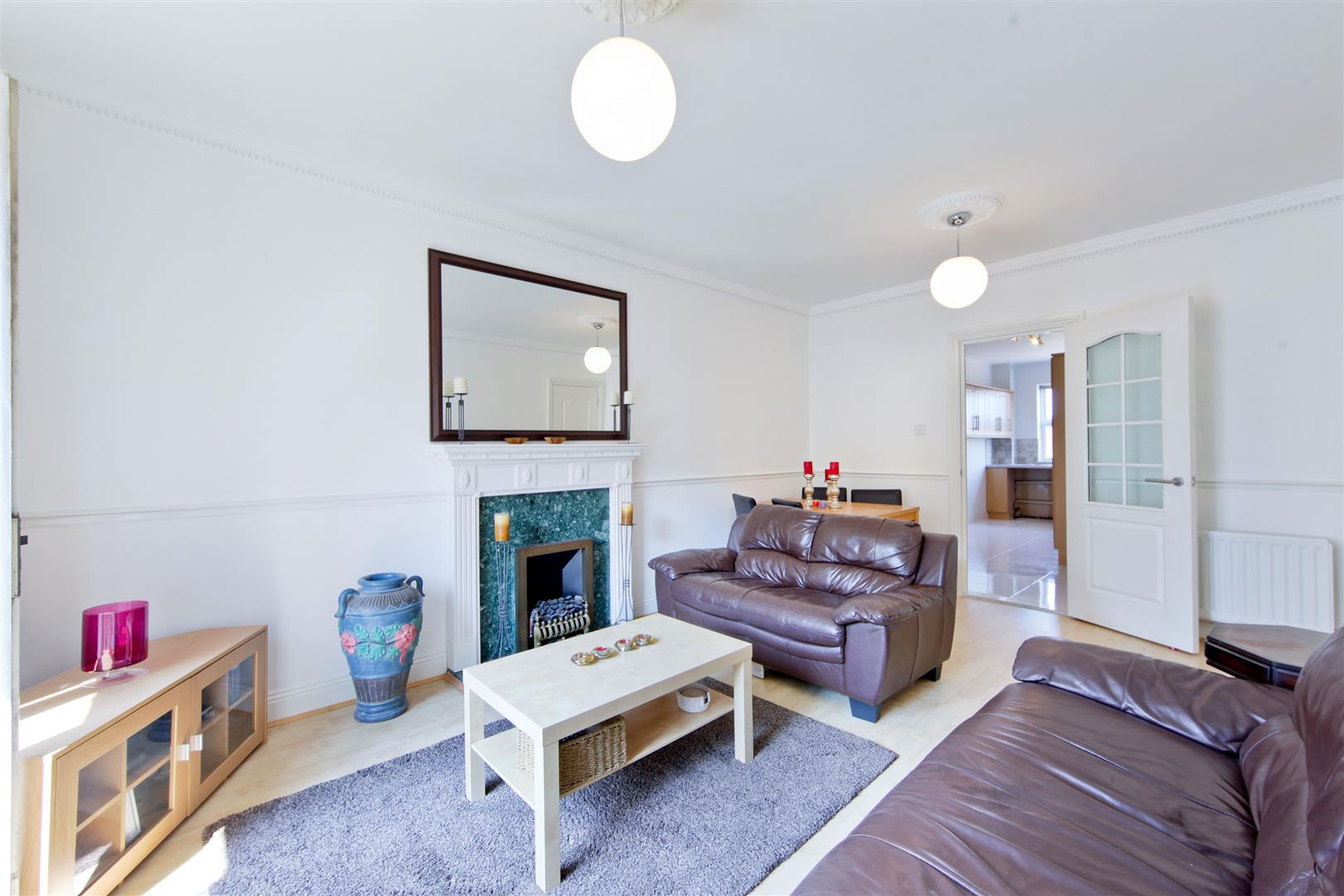 Flat Leathermarket Street in Greater London