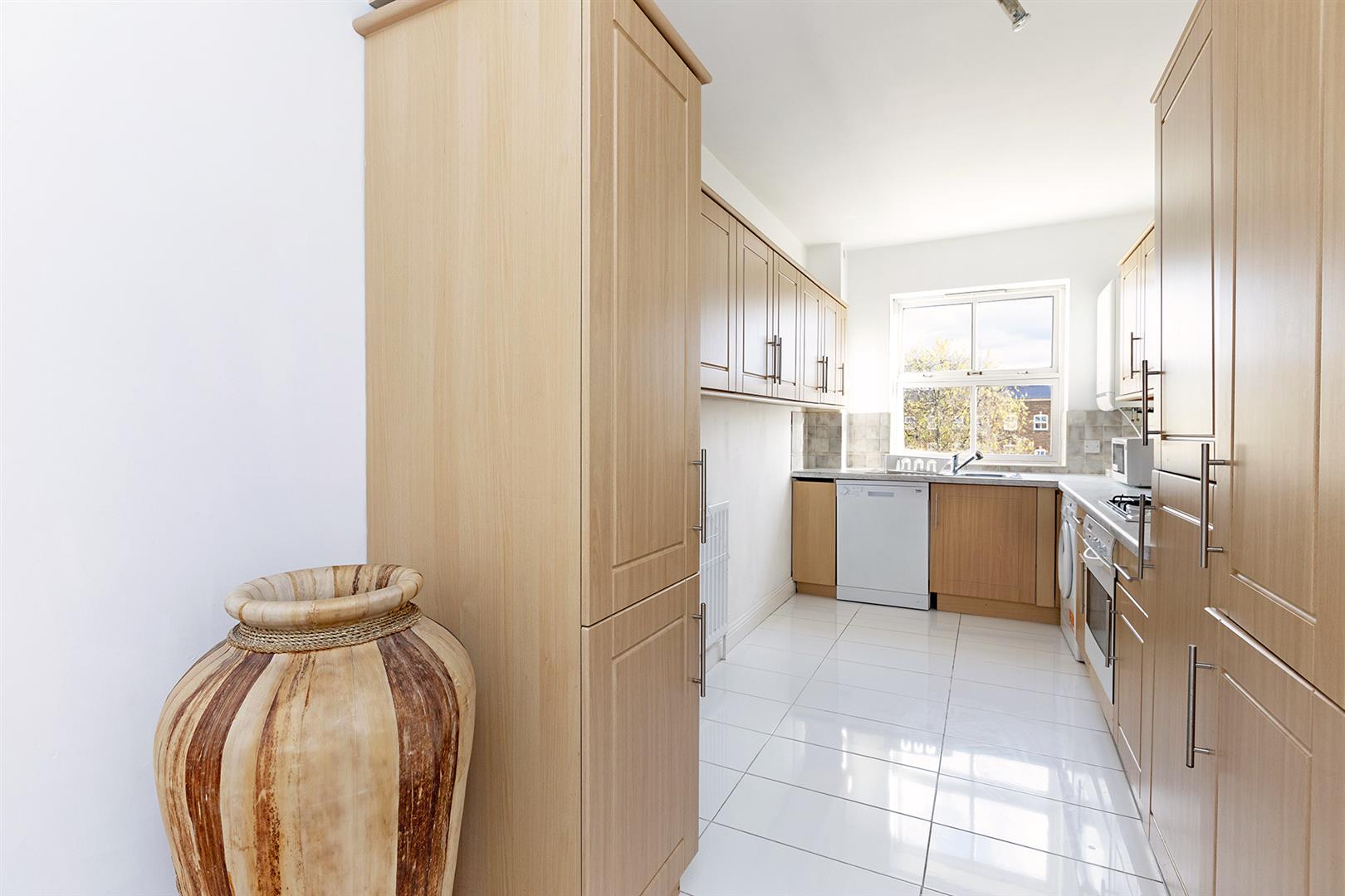 Flat Leathermarket Street in Greater London