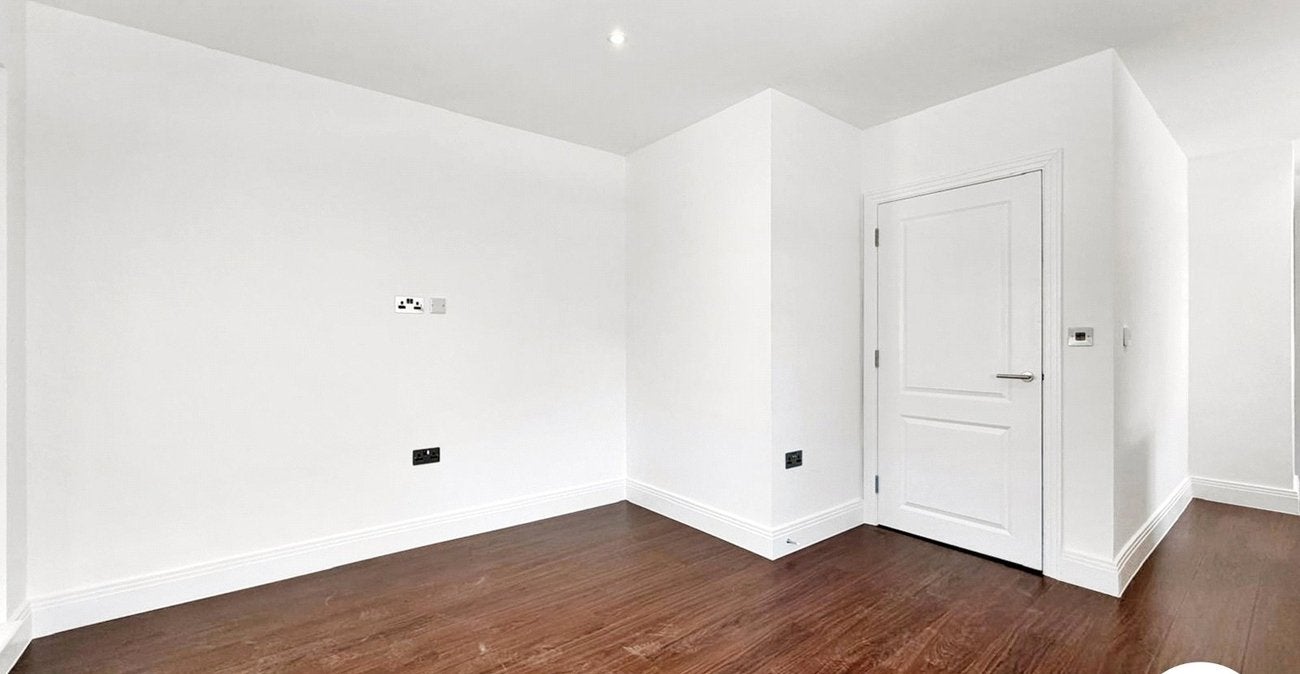 Flat Eaglesfield Road in Greater London