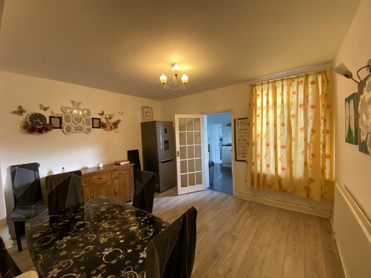 House Chapel Road in Greater London