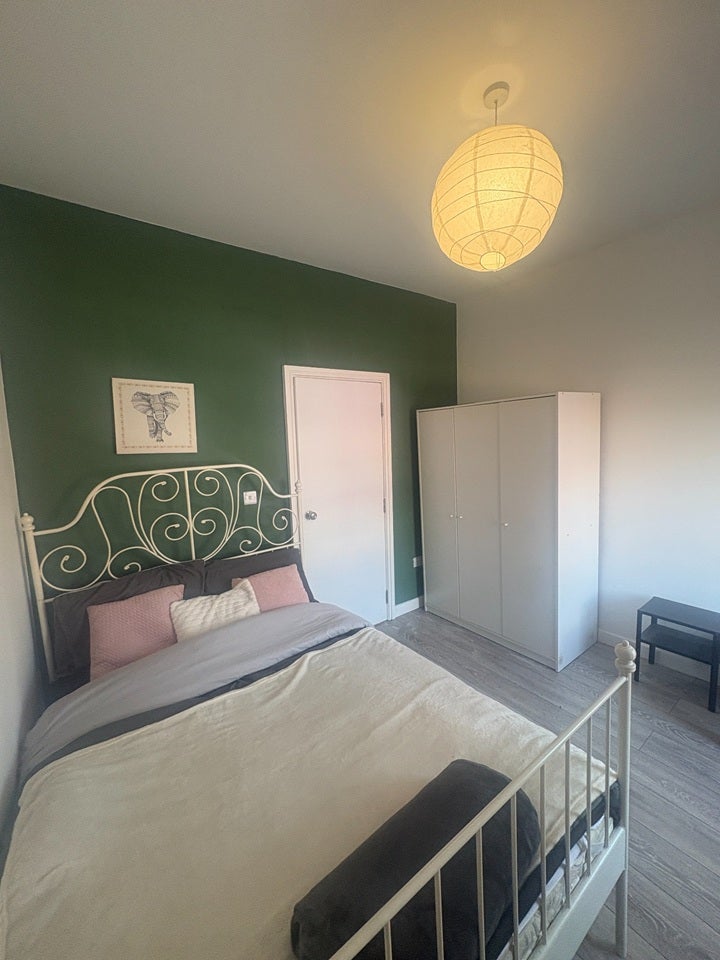Room Wesley Street in Wakefield