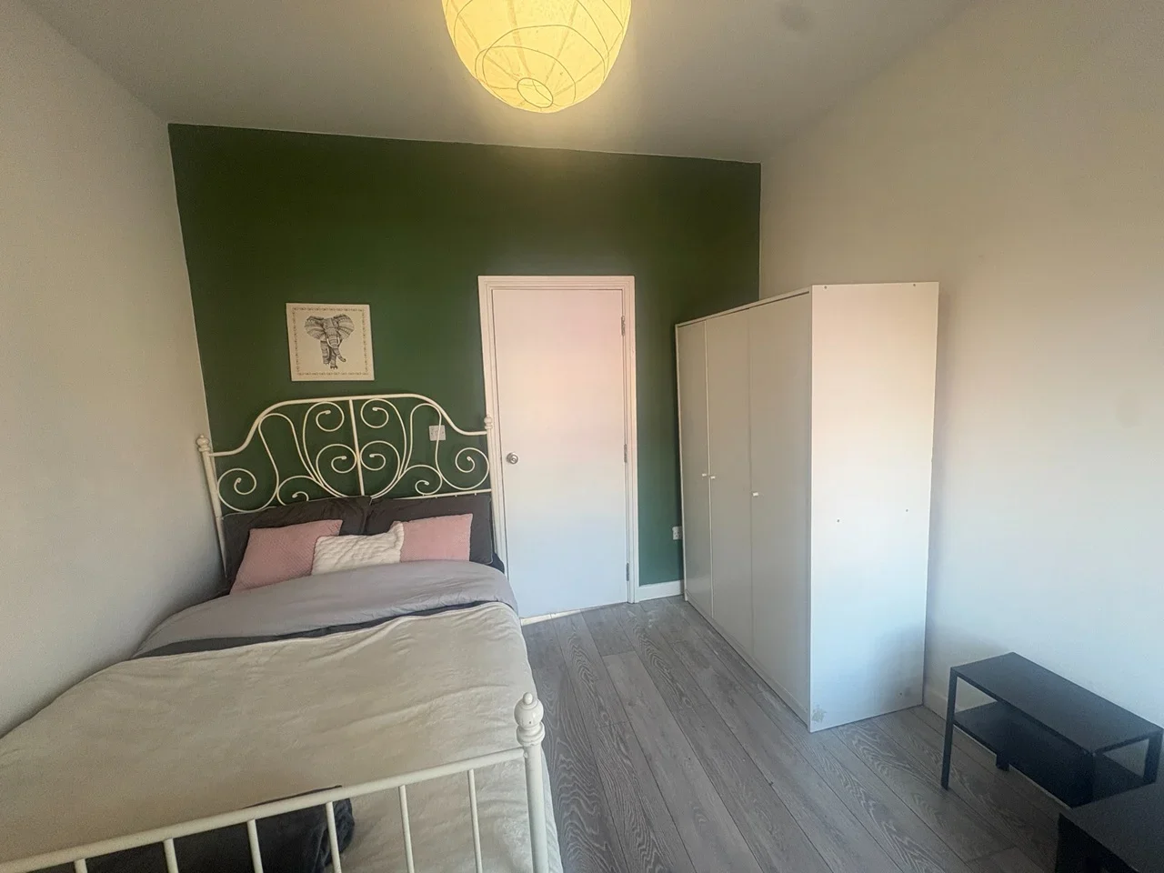 Room Wesley Street in Wakefield