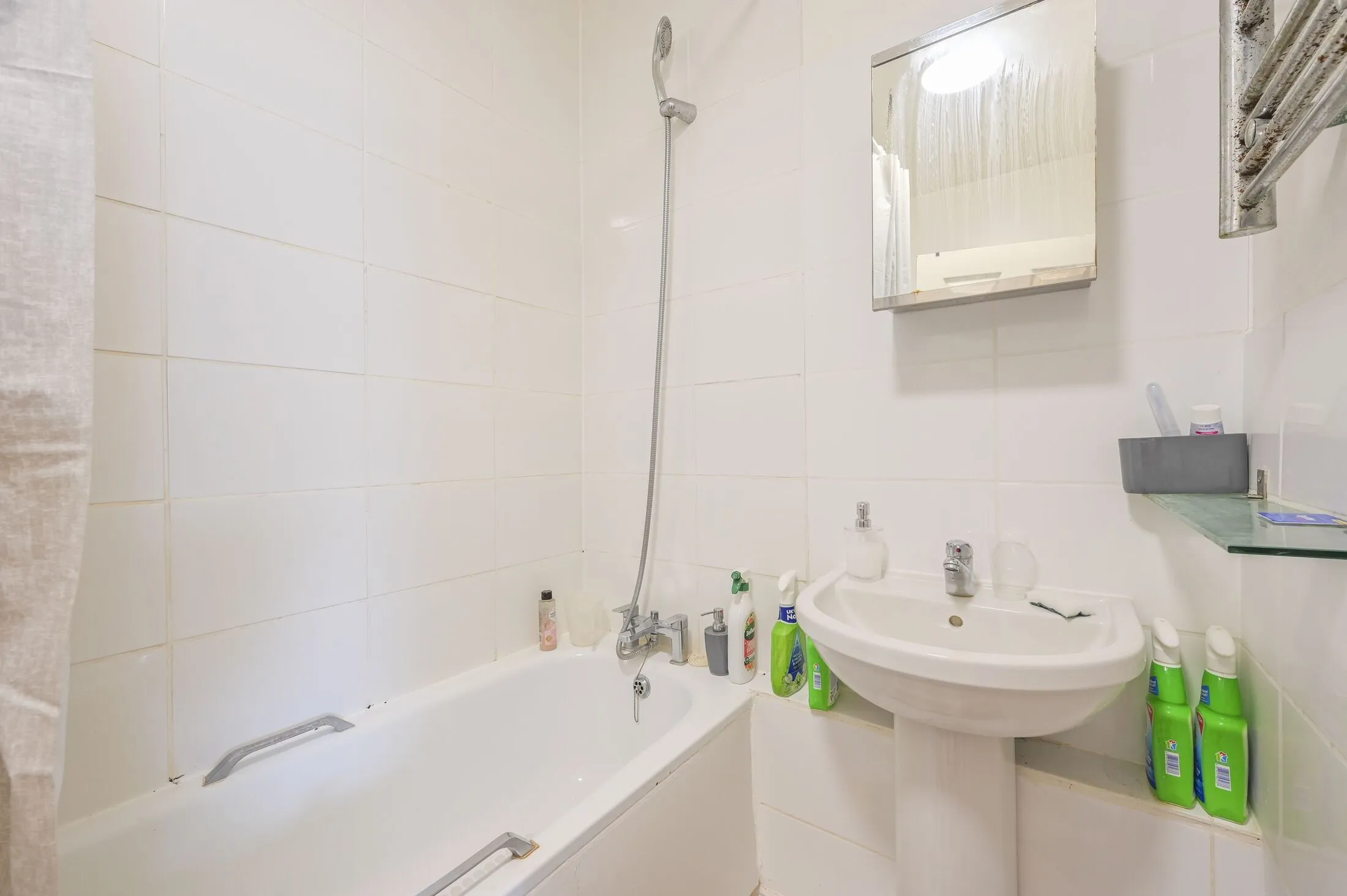 Flat Westferry Road in Greater London