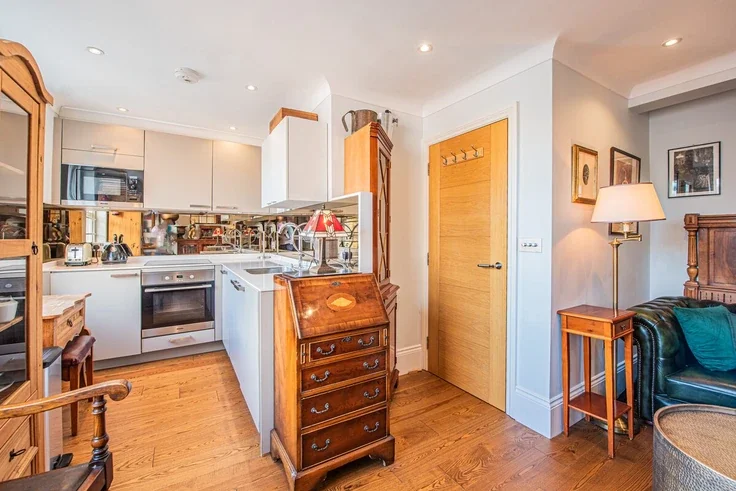 Flat Archer Street in City of Westminster