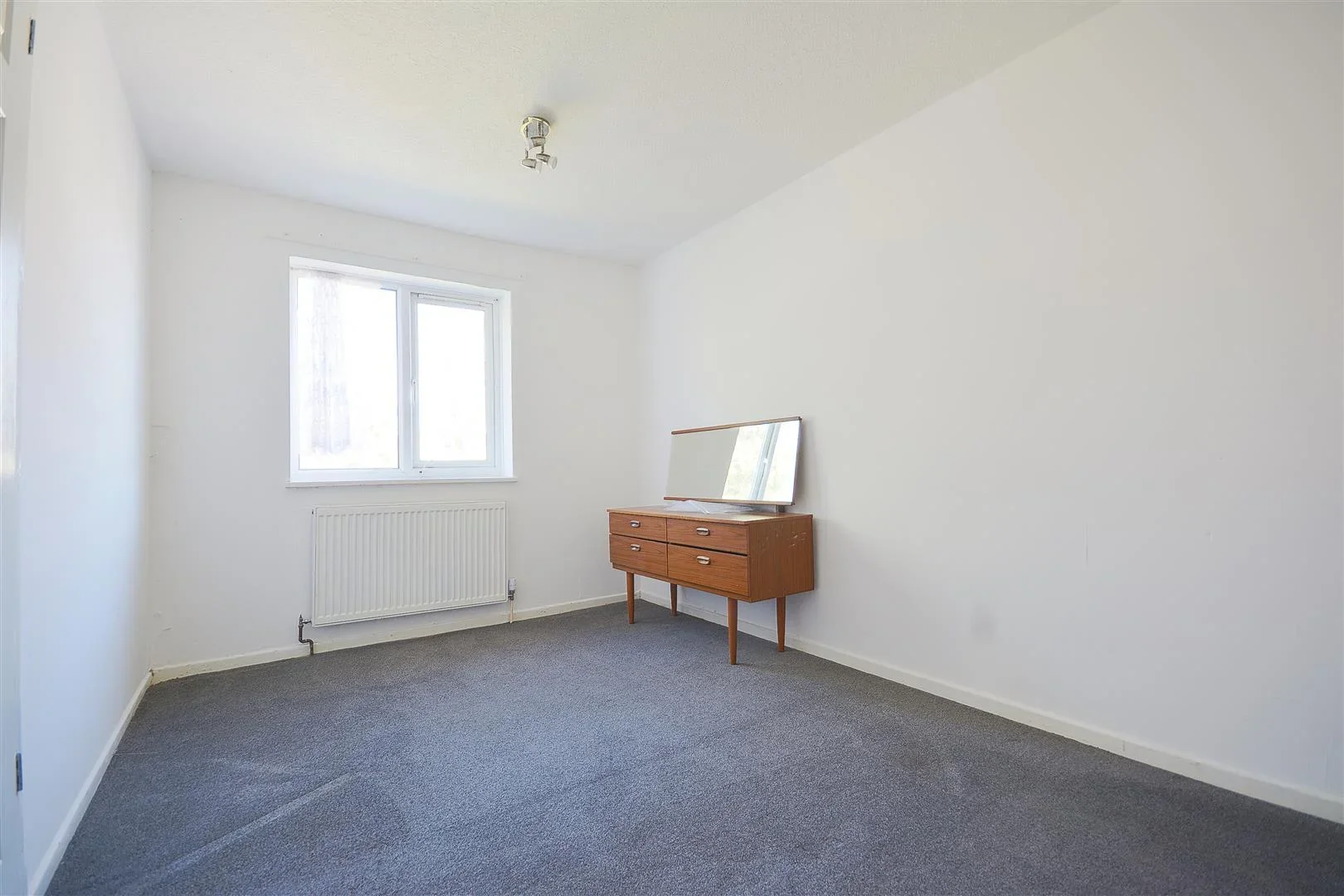 Flat Collyweston Road in Northampton
