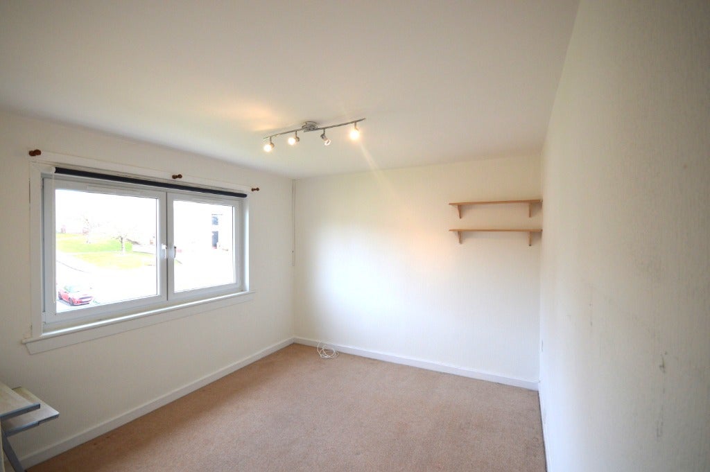 Flat Thurso Crescent in Dundee