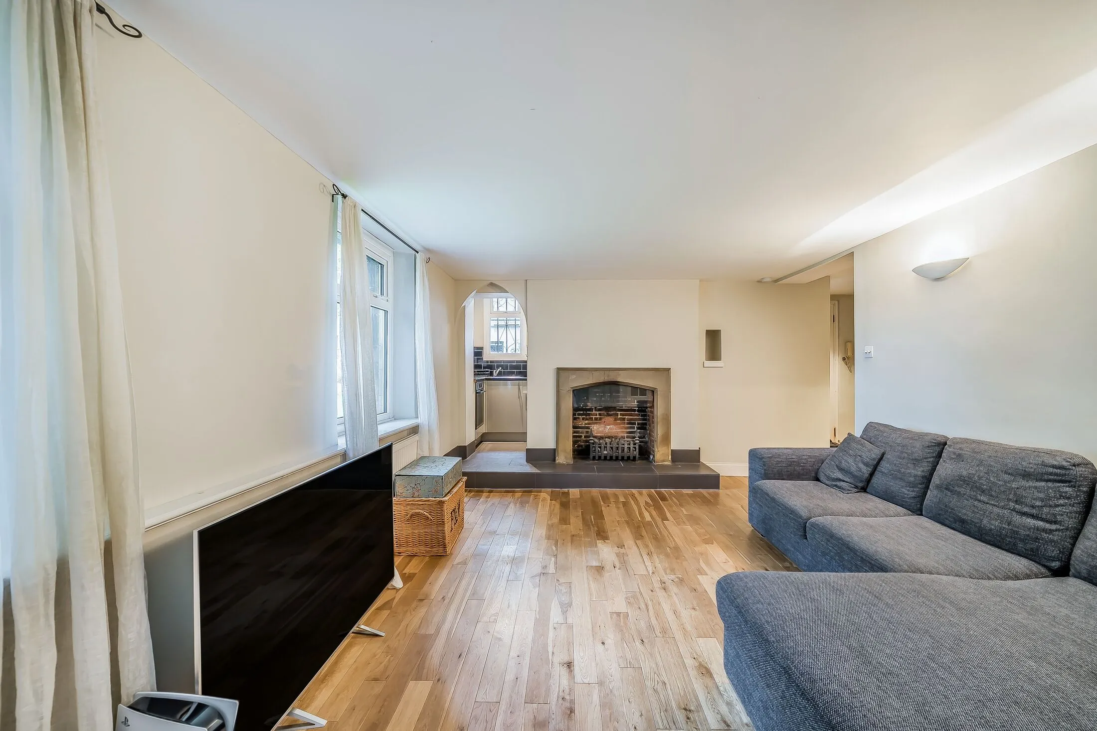 Flat Fulham Road in Greater London