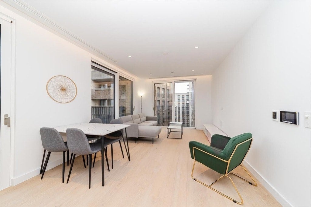 Flat Phoenix Place in Greater London