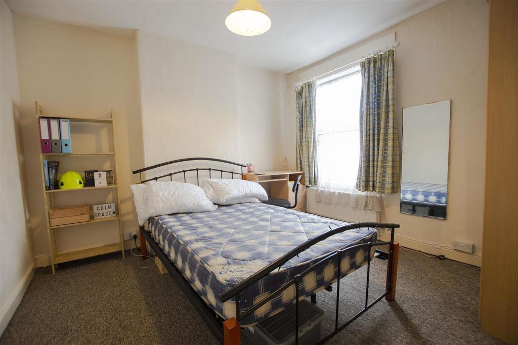 Flat Teignmouth Road in Birmingham