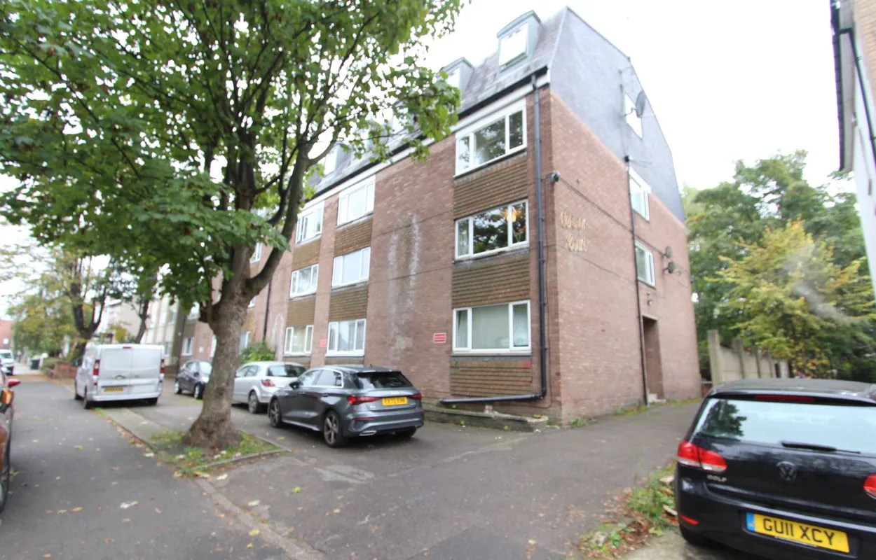 Flat Wostenholm Road in Sheffield