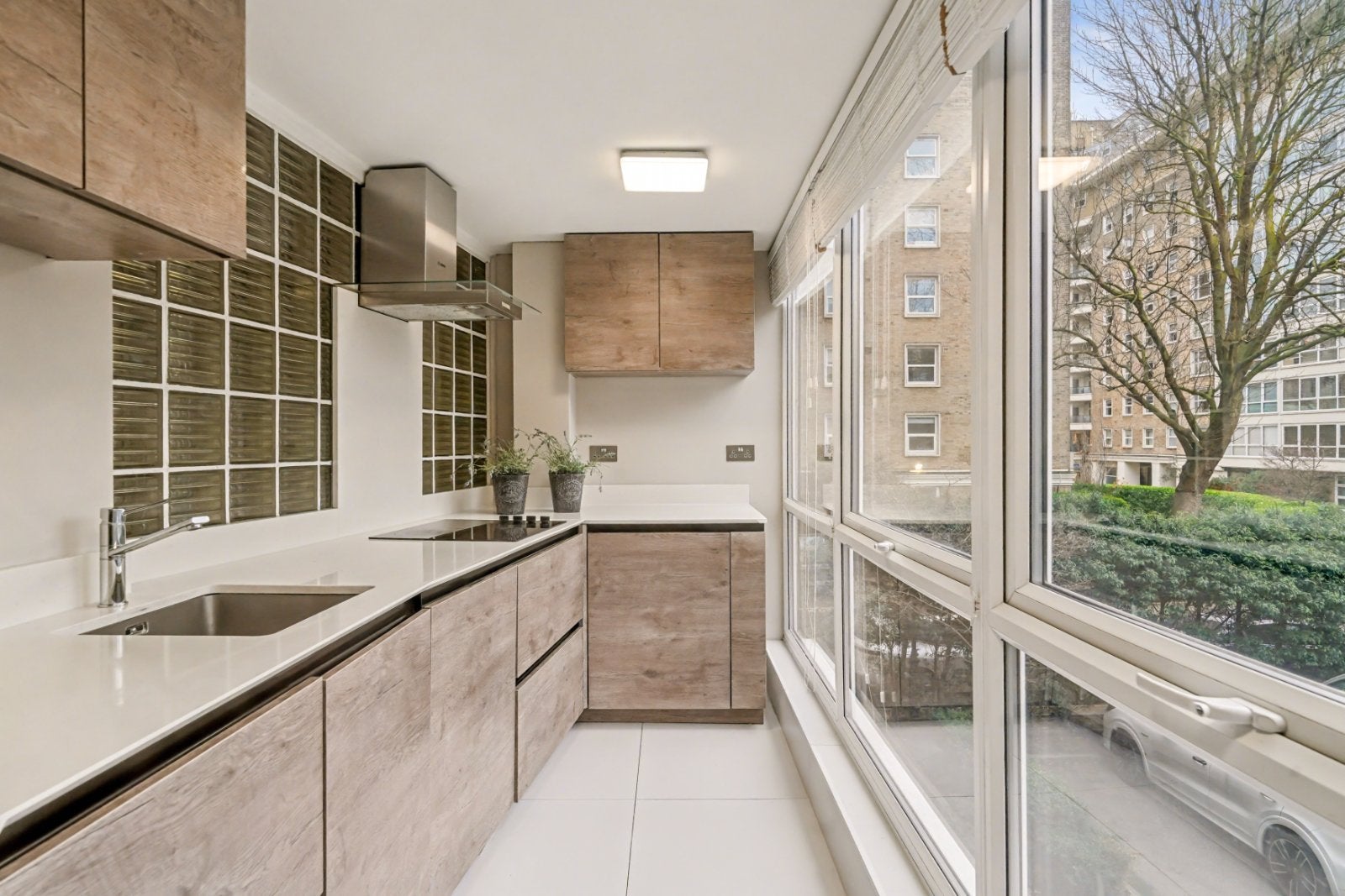 Flat Wellington Court in London
