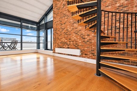 Flat Mills Court in Greater London