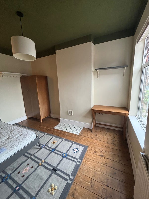 Room Wesley Street in Trafford