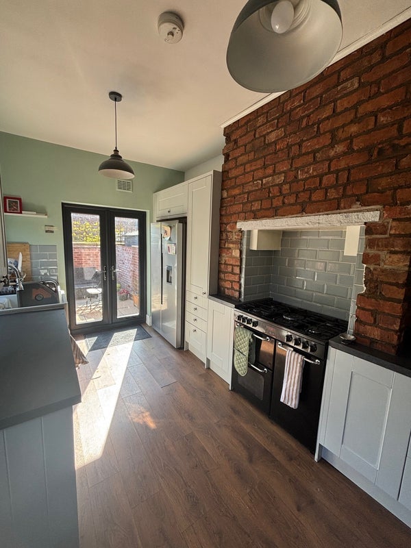 Room Wesley Street in Trafford