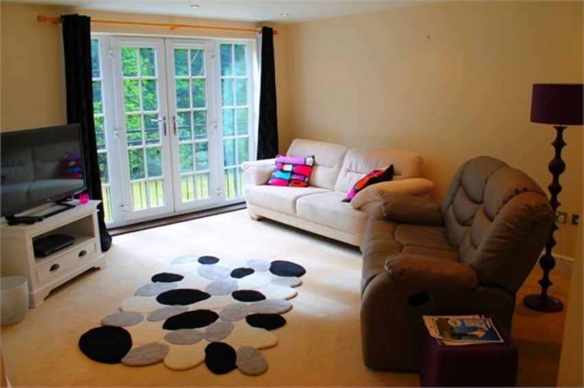 Flat Hambleton Close in Surrey Heath