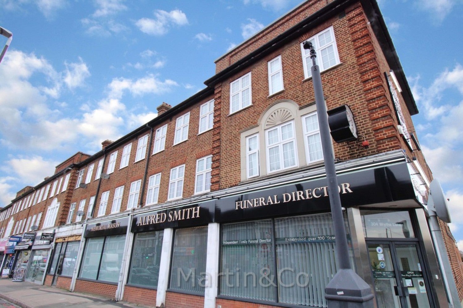 Flat Rosehill Avenue in Greater London