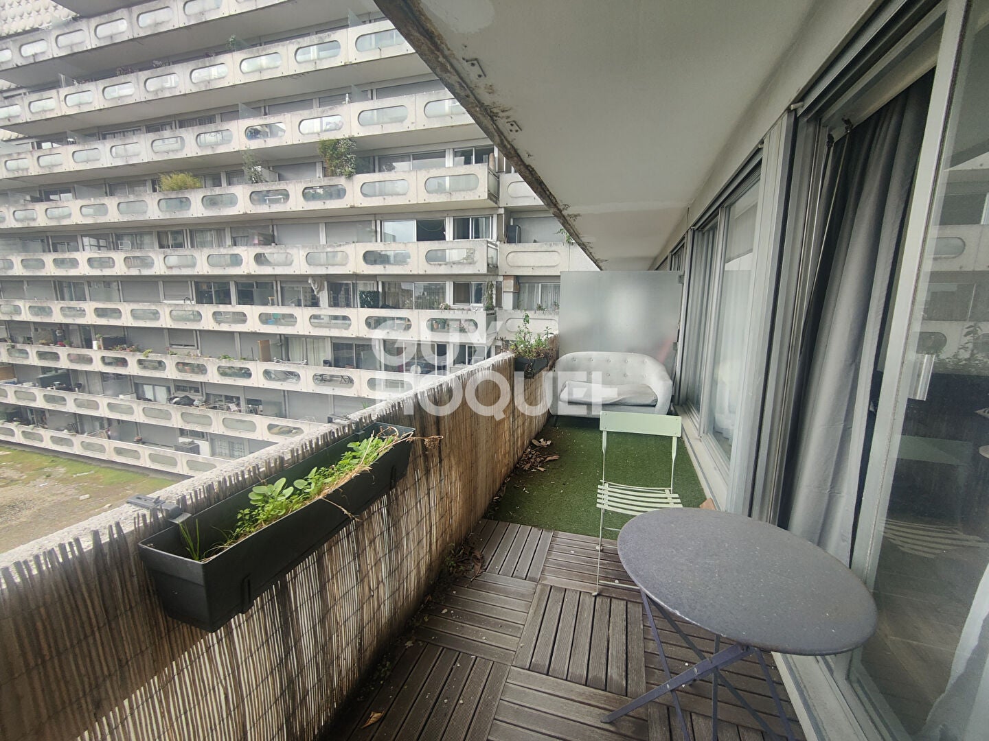 Flat Place de Seine in Courbevoie