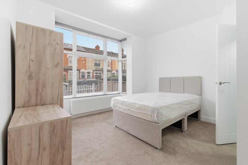Room Milcote Road in Sandwell
