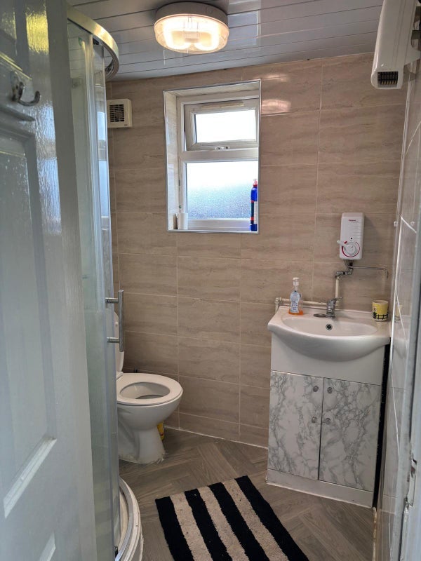 Flat Humberstone Drive in Leicester