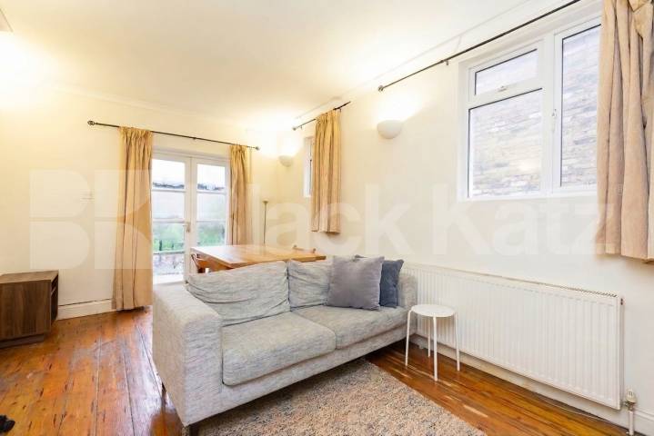 Flat Iverson Road in Greater London