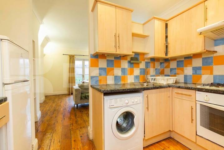 Flat Iverson Road in Greater London