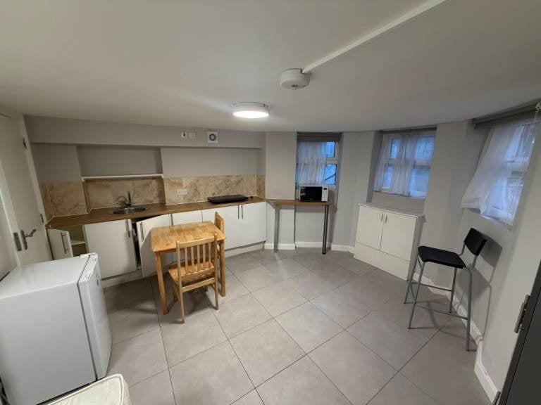 Flat Darenth Road in Greater London