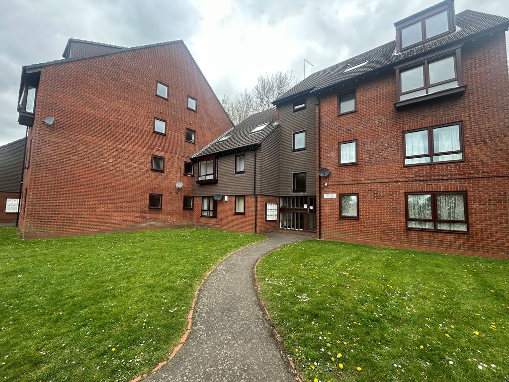 Flat Griffin Gardens in Birmingham