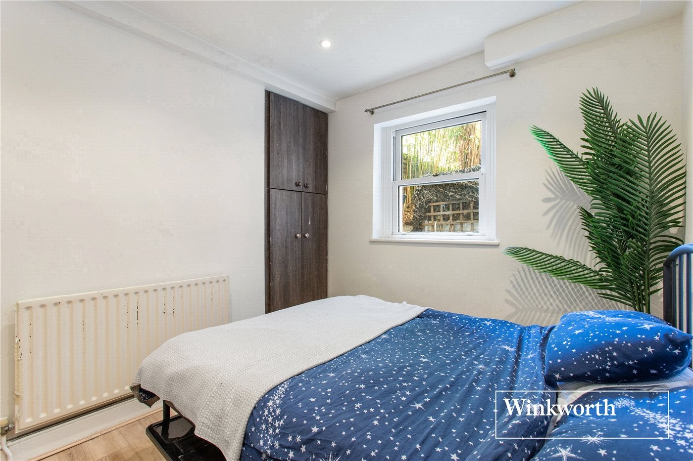 Flat Sidney Road in Greater London
