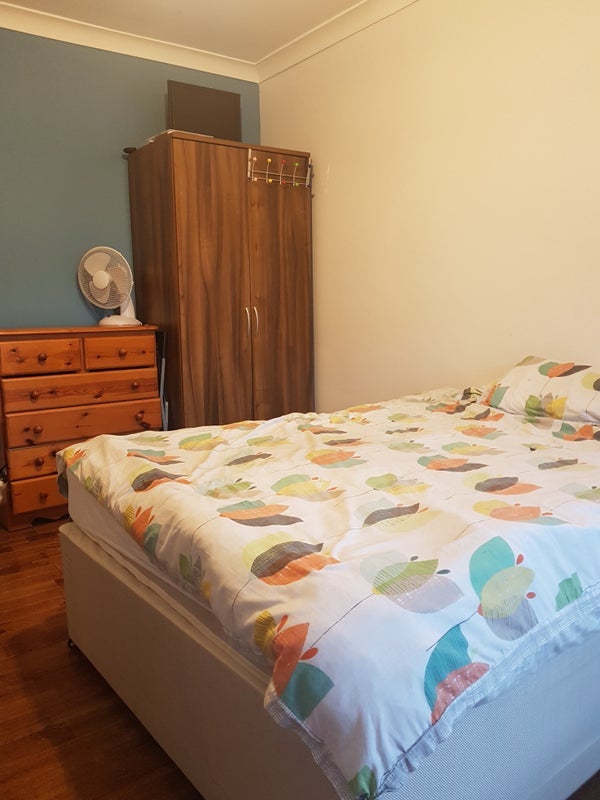 Room Forest Road in Greater London