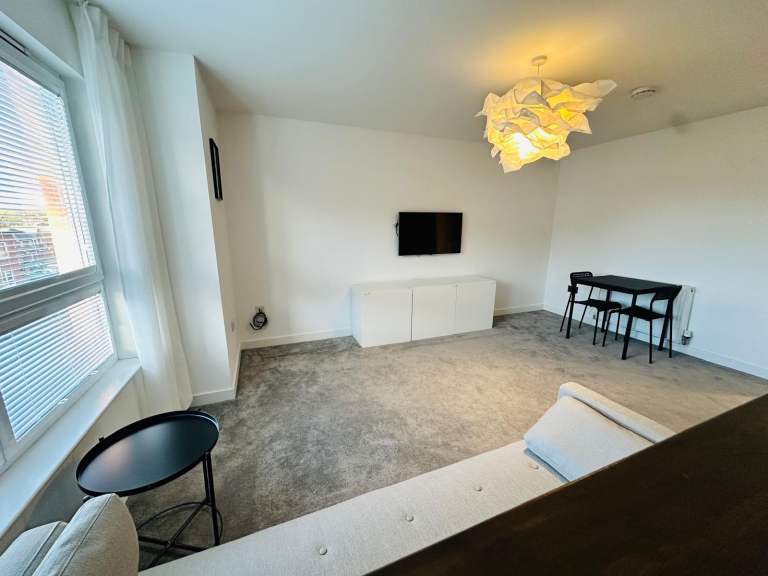 Flat Springfield Gardens in Glasgow