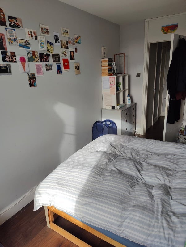 Room De Beauvoir Road in Greater London