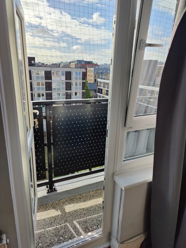 Room De Beauvoir Road in Greater London