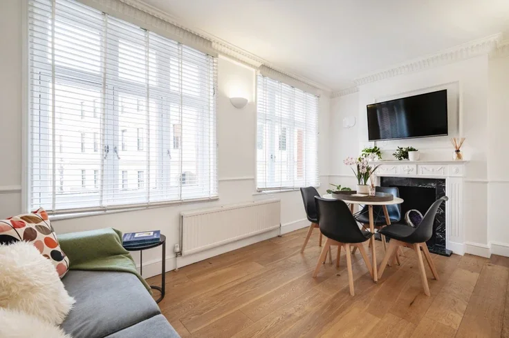 Flat Bedfordbury in City of Westminster