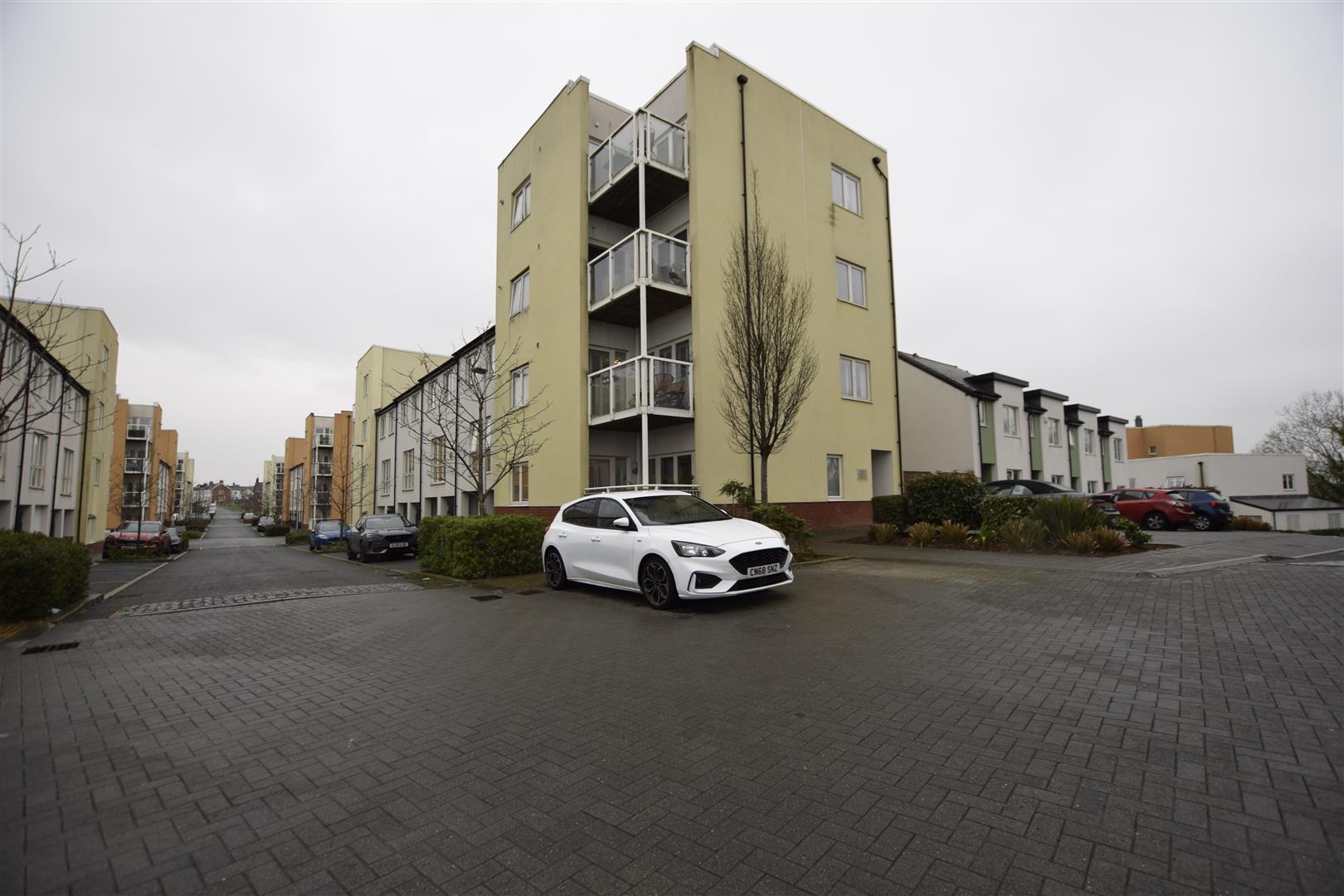 Flat Trem Elai in Penarth