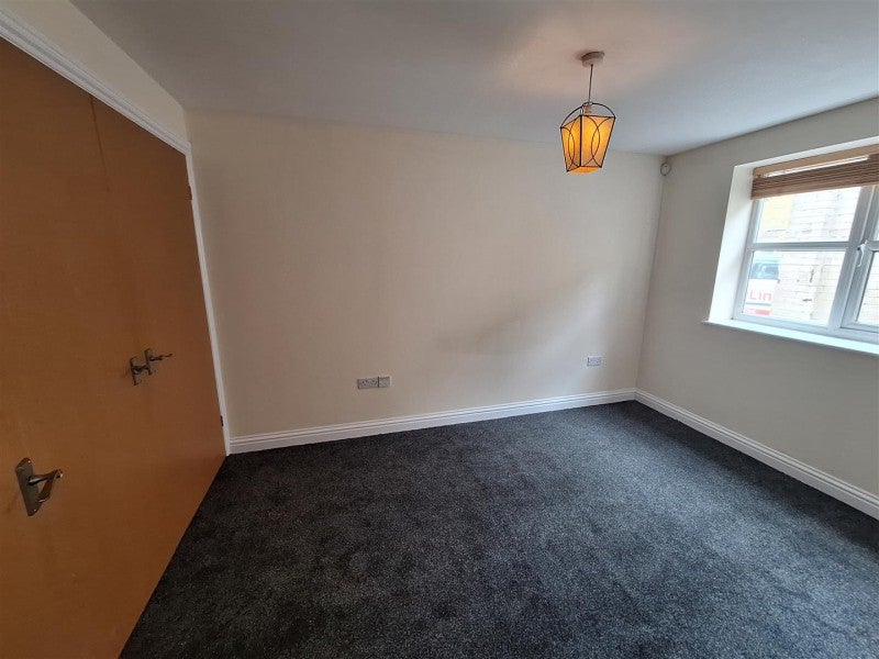 Flat Fitzwilliam Street in Peterborough